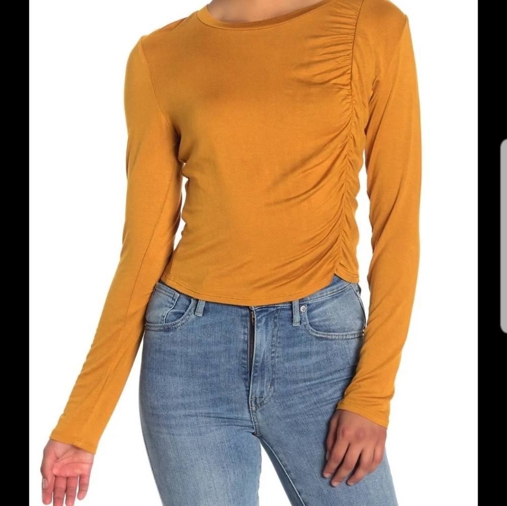 Abound Ruched Front Long Sleeve T-Shirt

SZ M NWT